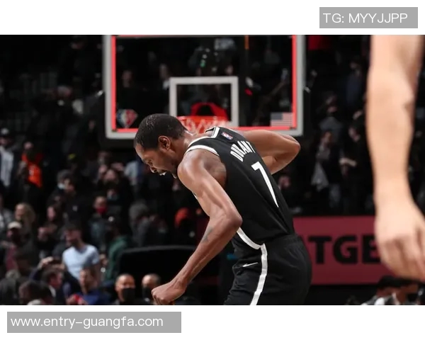 德保罗社媒欢庆季后赛首战胜利激励球队继续前行